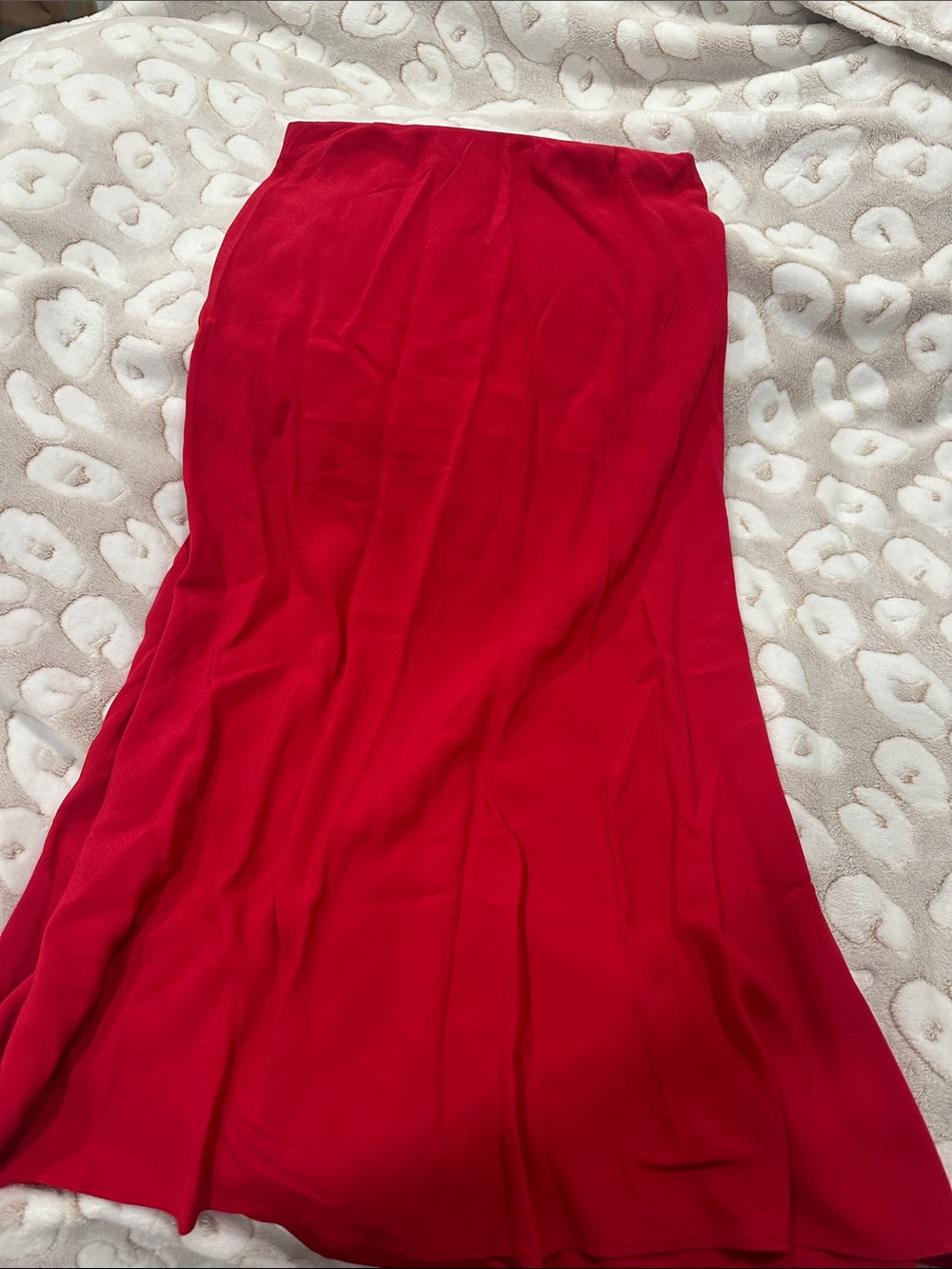 H&M Red Maxi Dress - Sleek Floor-Length Silhouette